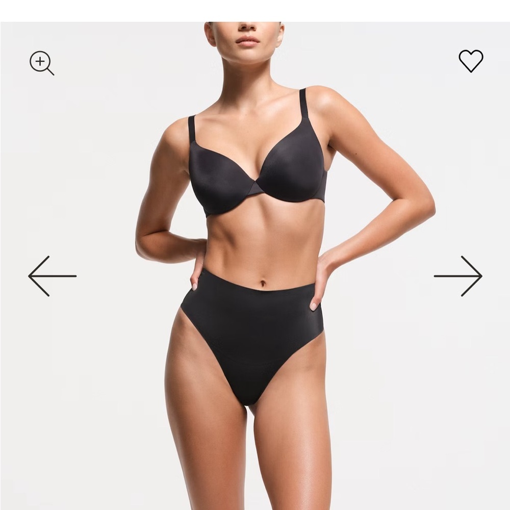 SKIMS Ultimate Collection Push Up Plunge Bra 36D